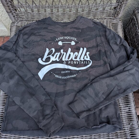 Barbells And Ponytails Camo  Crop "Logo" Pullover Sweatshirt Sz L - Picture 1 of 1